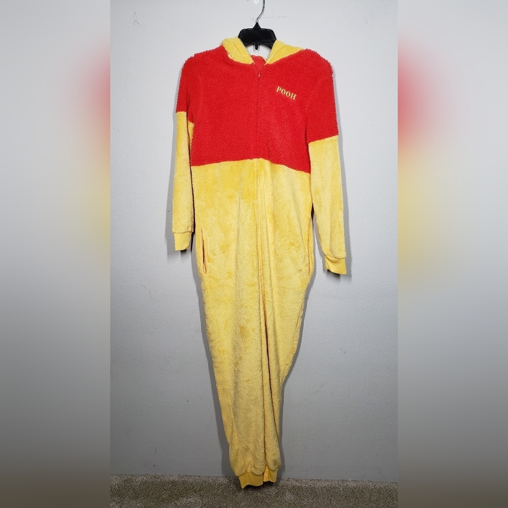 Winnie the Pooh sleeper onesie Pajamas size Medium